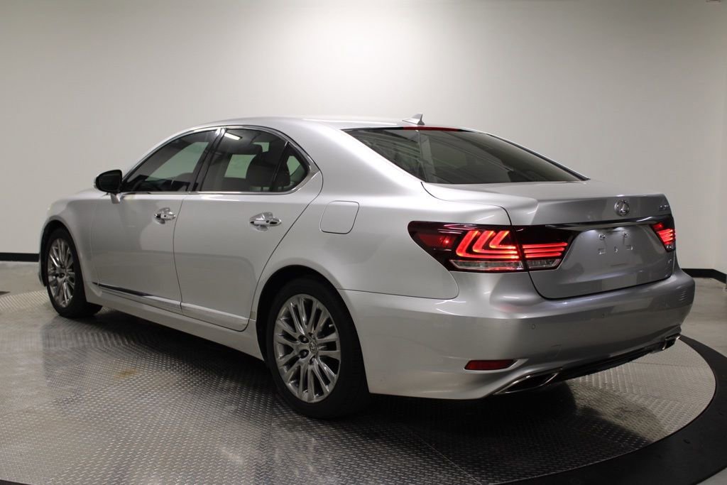 Used 2013 Lexus LS 460 AWD w/ Comfort Pkg image 3