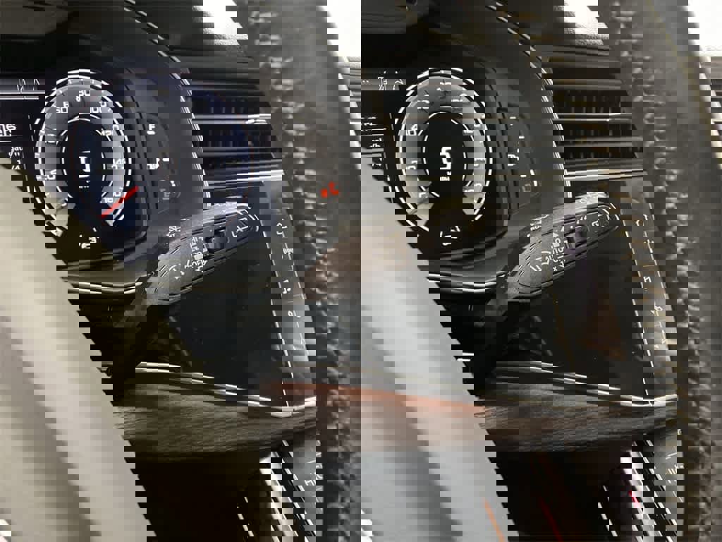 Used 2019 Audi Q8 Premium Plus w/ Premium Plus image 24