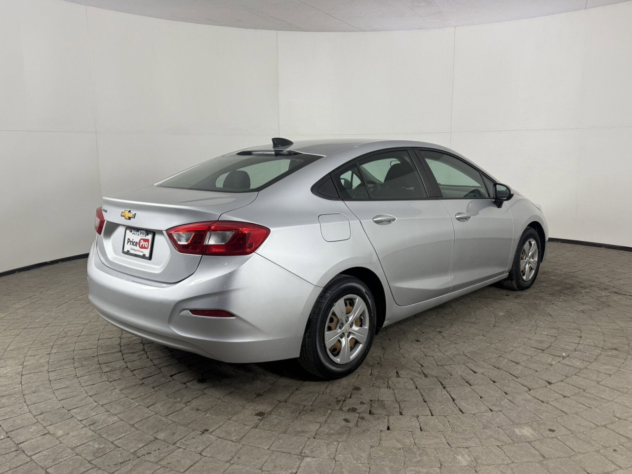 Used 2017 Chevrolet Cruze LS image 9