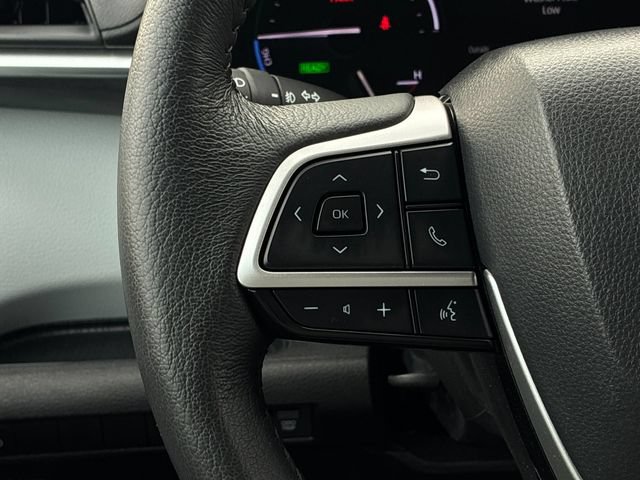 Used 2025 Toyota Sienna XLE FWD image 24