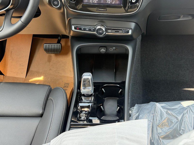 New 2026 Volvo XC40 B5 Plus w/ Protection Package Premier AWD/4WD image 8