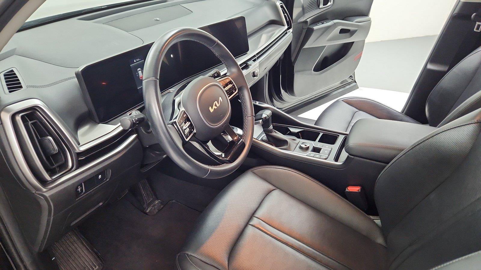 Used 2025 Kia Sorento S AWD/4WD image 24