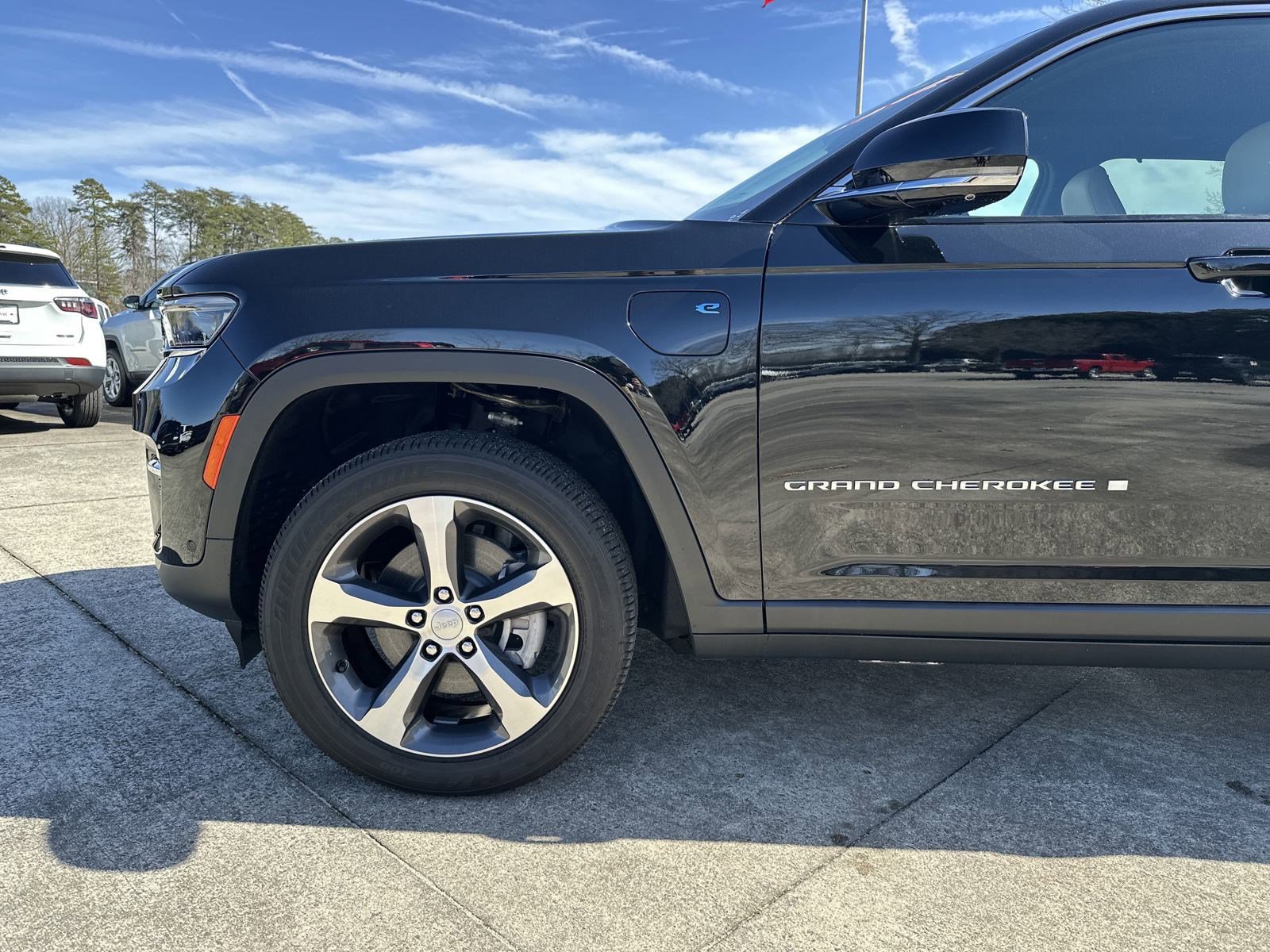 New 2024 Jeep Grand Cherokee Limited 4xe w/ Luxury Tech Group II AWD/4WD image 12
