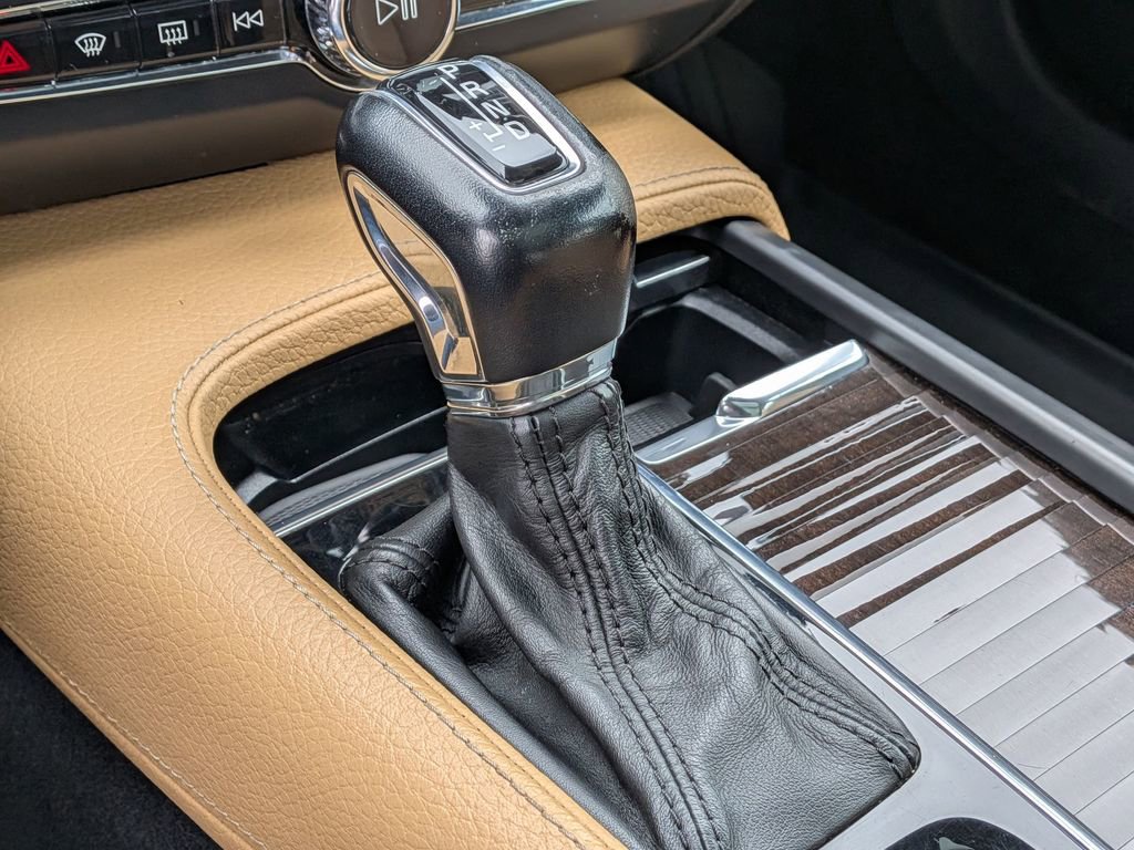 Used 2018 Volvo S90 T6 Momentum w/ Convenience Package image 24