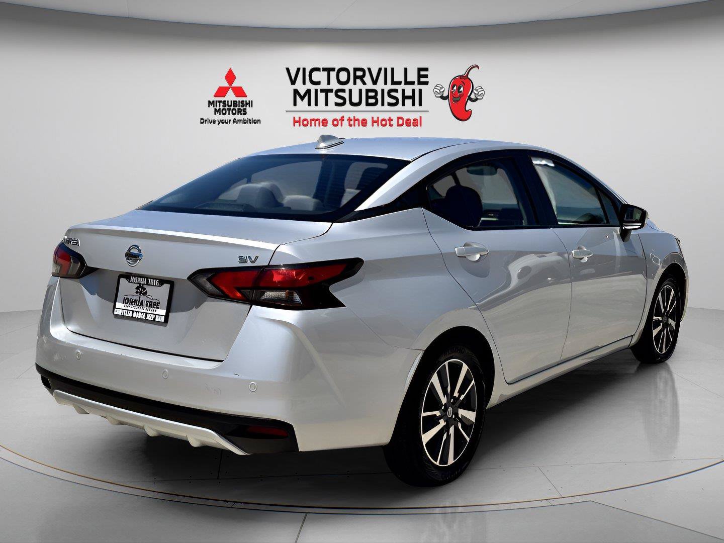 Used 2022 Nissan Versa SV FWD image 6