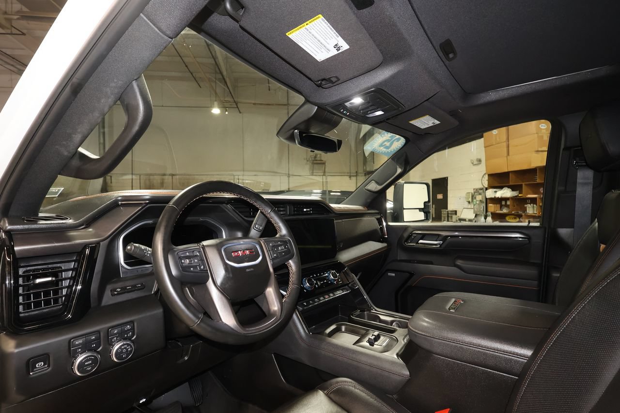 Used 2025 GMC Sierra 2500 AT4 w/ AT4 Premium Plus Package AWD/4WD image 8