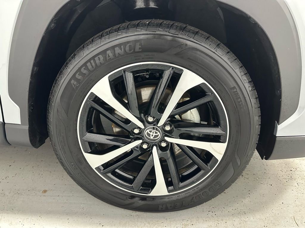 Used 2025 Toyota Corolla Cross XSE w/ Convenience Package image 61