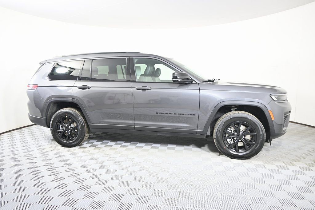 New 2026 Jeep Grand Cherokee L 4WD image 8