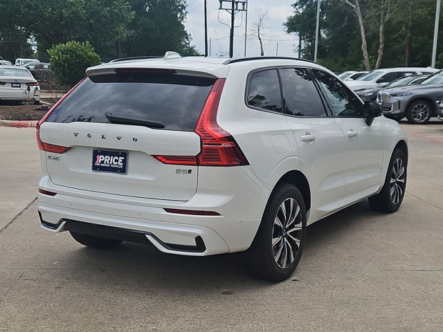 Used 2024 Volvo XC60 B5 Plus image 5