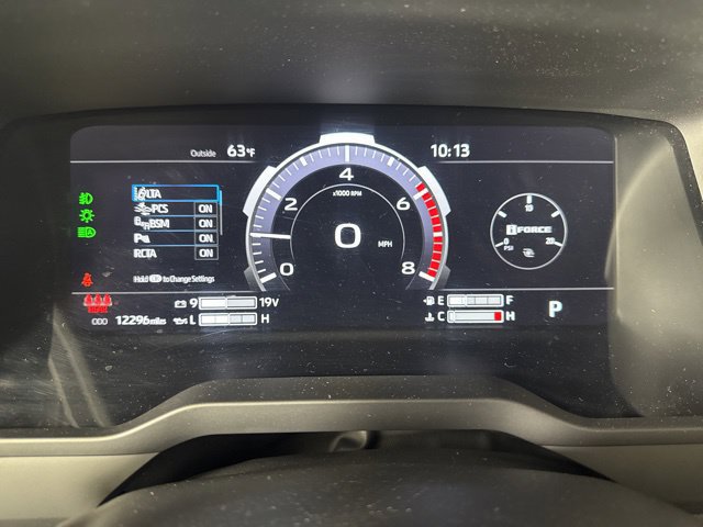 Used 2025 Toyota Tundra Limited AWD/4WD image 18