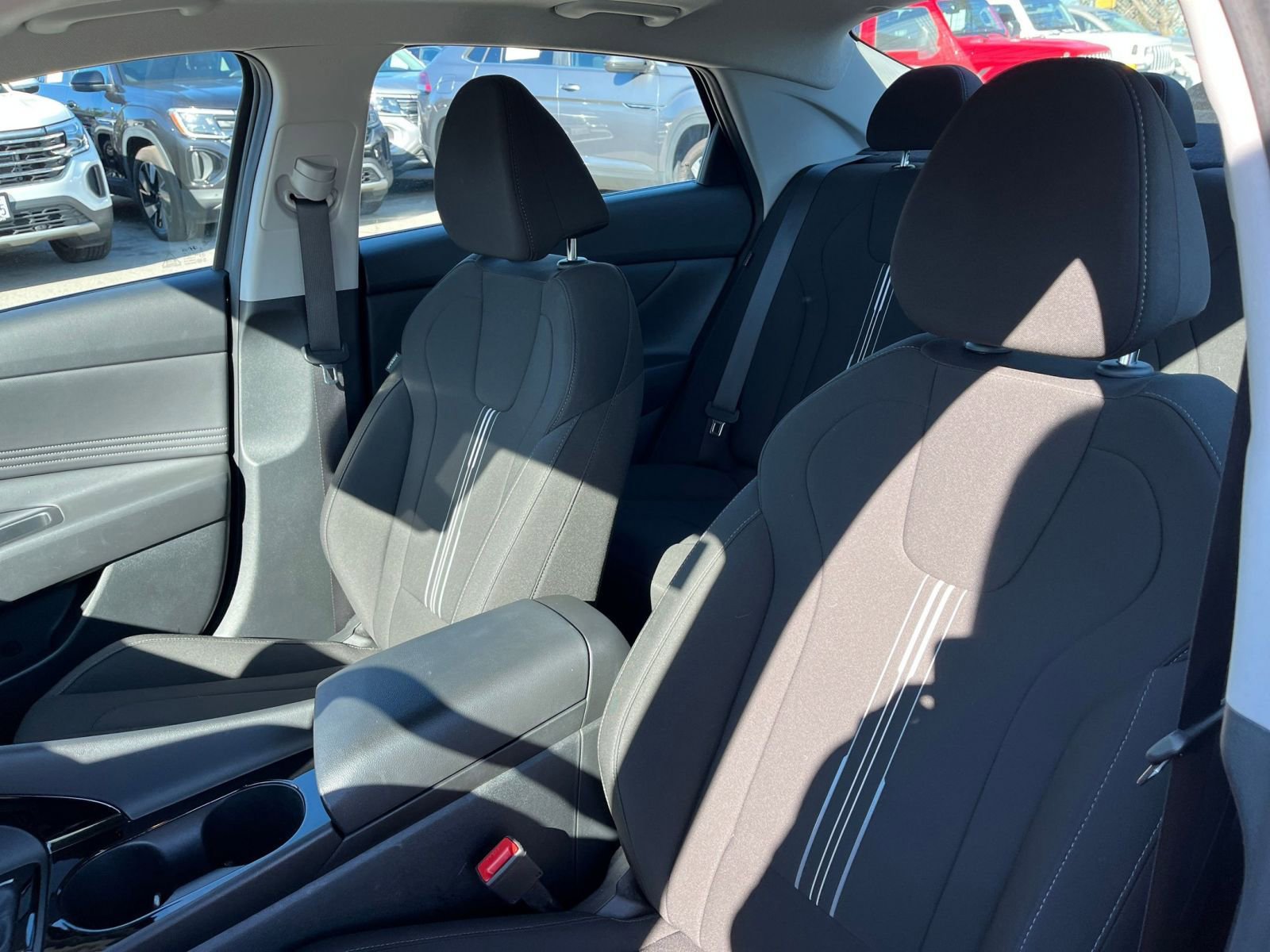 Used 2025 Hyundai Elantra SEL image 28