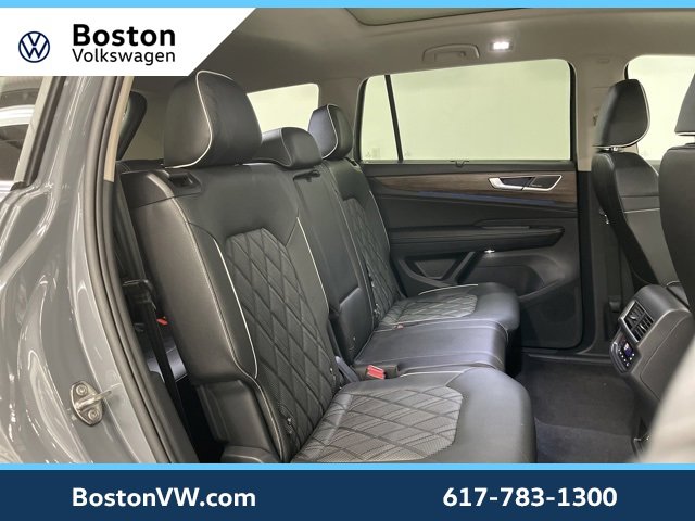 Used 2025 Volkswagen Atlas SEL Premium R-Line image 13