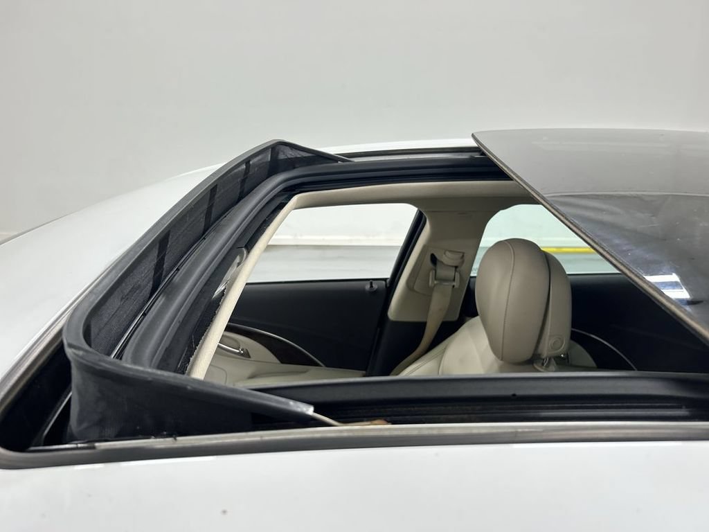Used 2014 Buick LaCrosse Premium w/ Driver Confidence Package FWD image 20