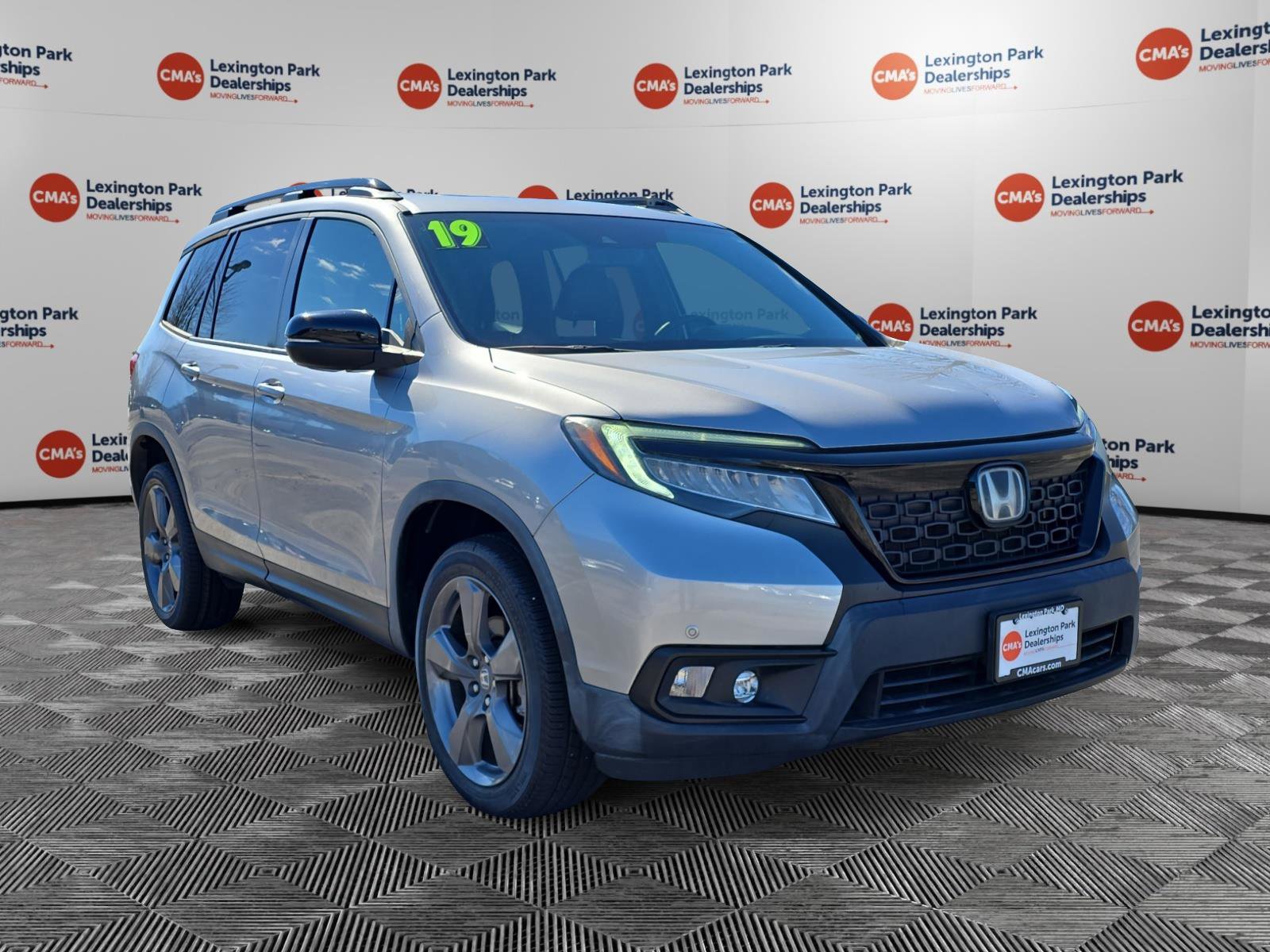 Used 2019 Honda Passport Touring image 1