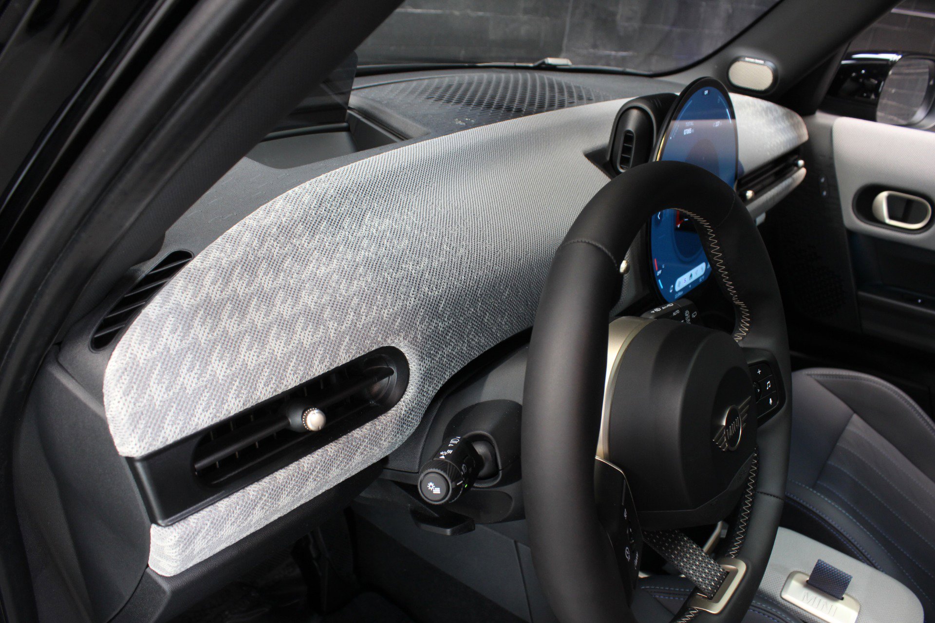 Used 2025 MINI Cooper S image 32