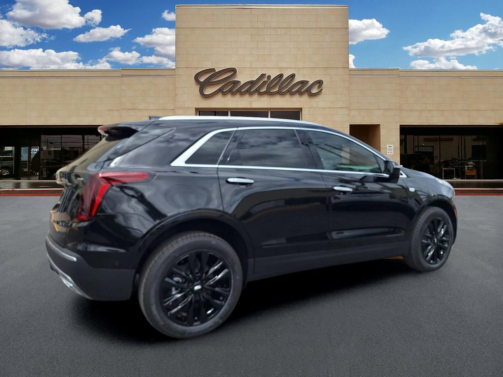 New 2026 Cadillac XT5 Luxury w/ LPO, ONYX Package FWD image 3
