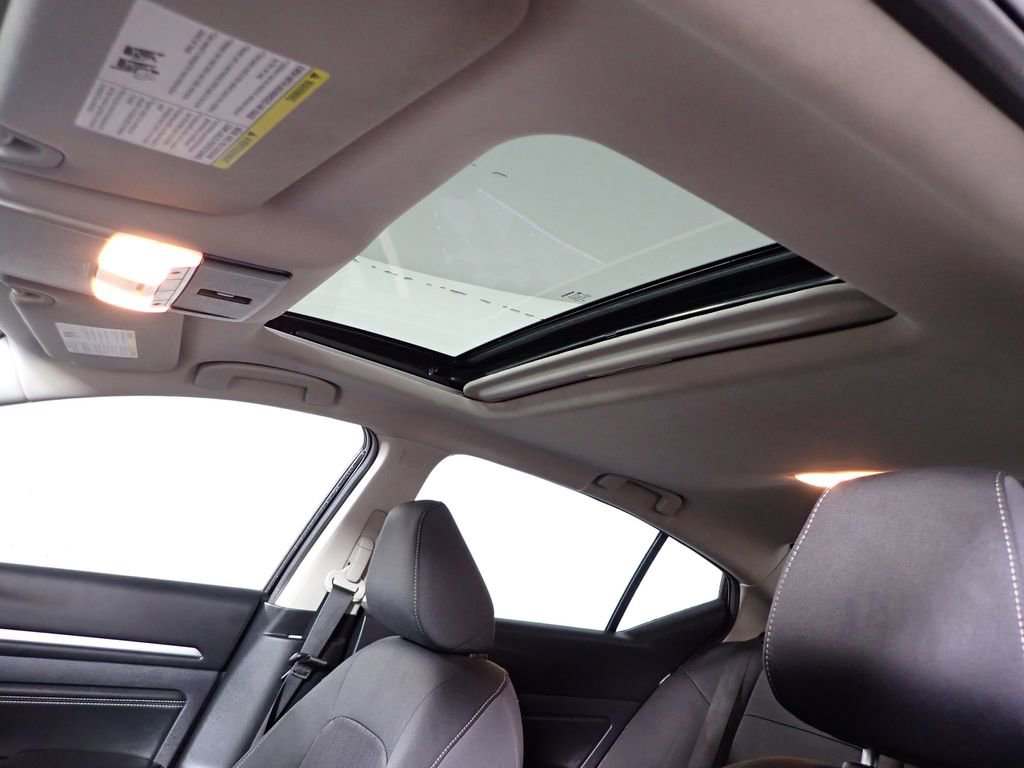 Used 2019 Nissan Altima 2.5 SV image 5