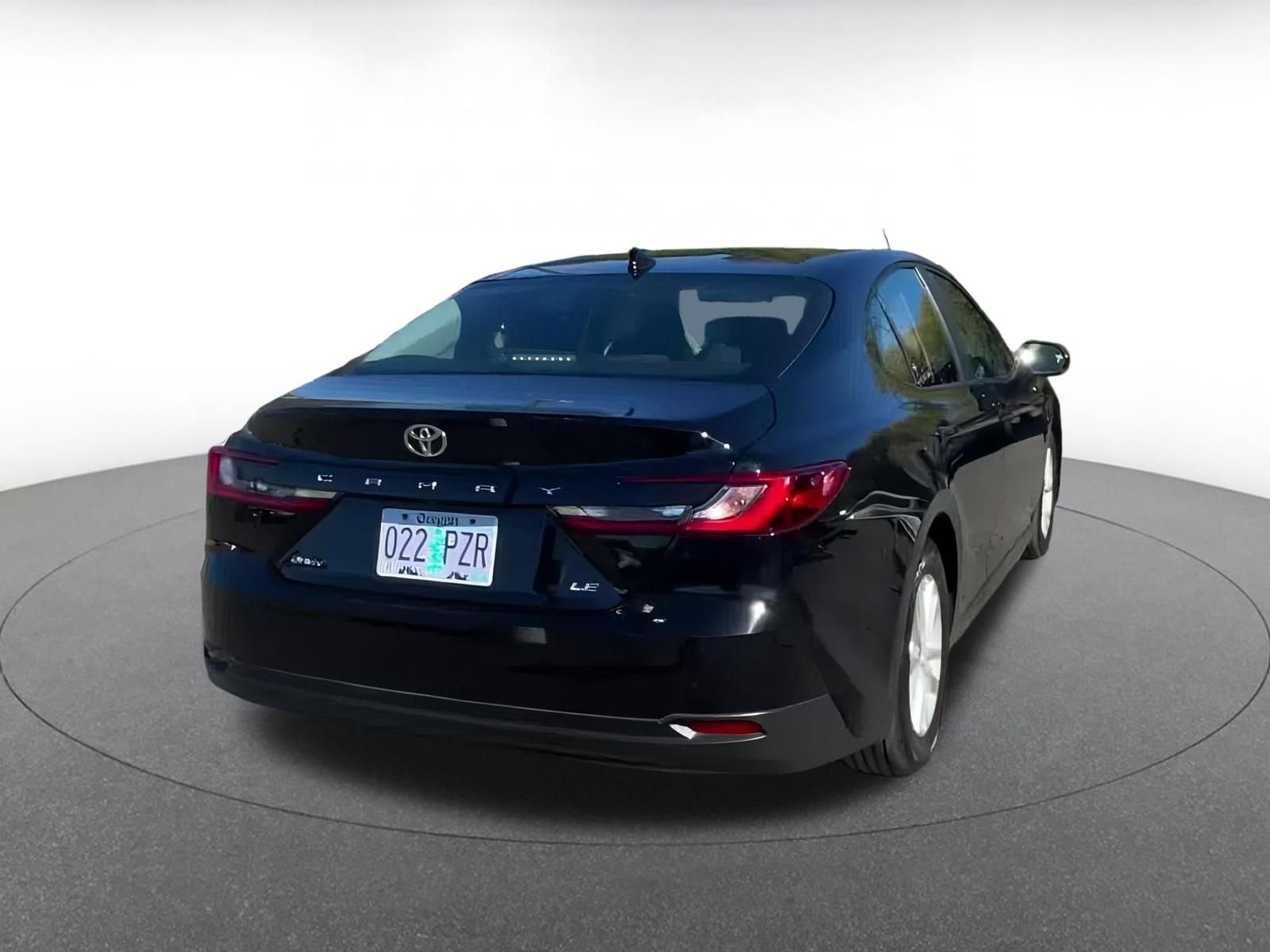 Used 2025 Toyota Camry LE image 14