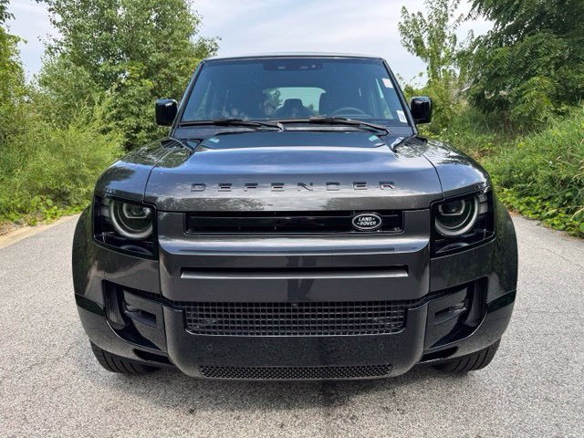 New 2026 Land Rover Defender 110 X-Dynamic SE AWD/4WD image 3
