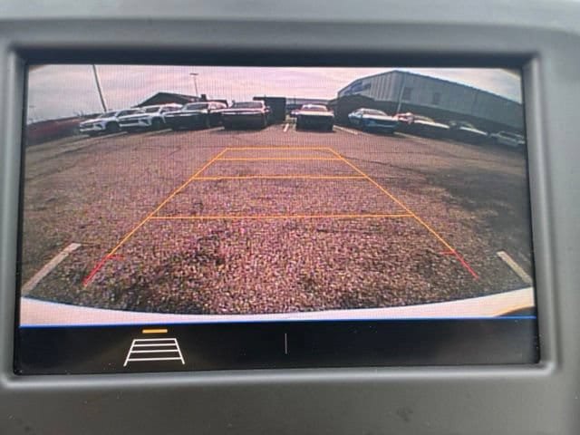 Used 2021 Chevrolet Equinox LS w/ LS Convenience Package FWD image 2