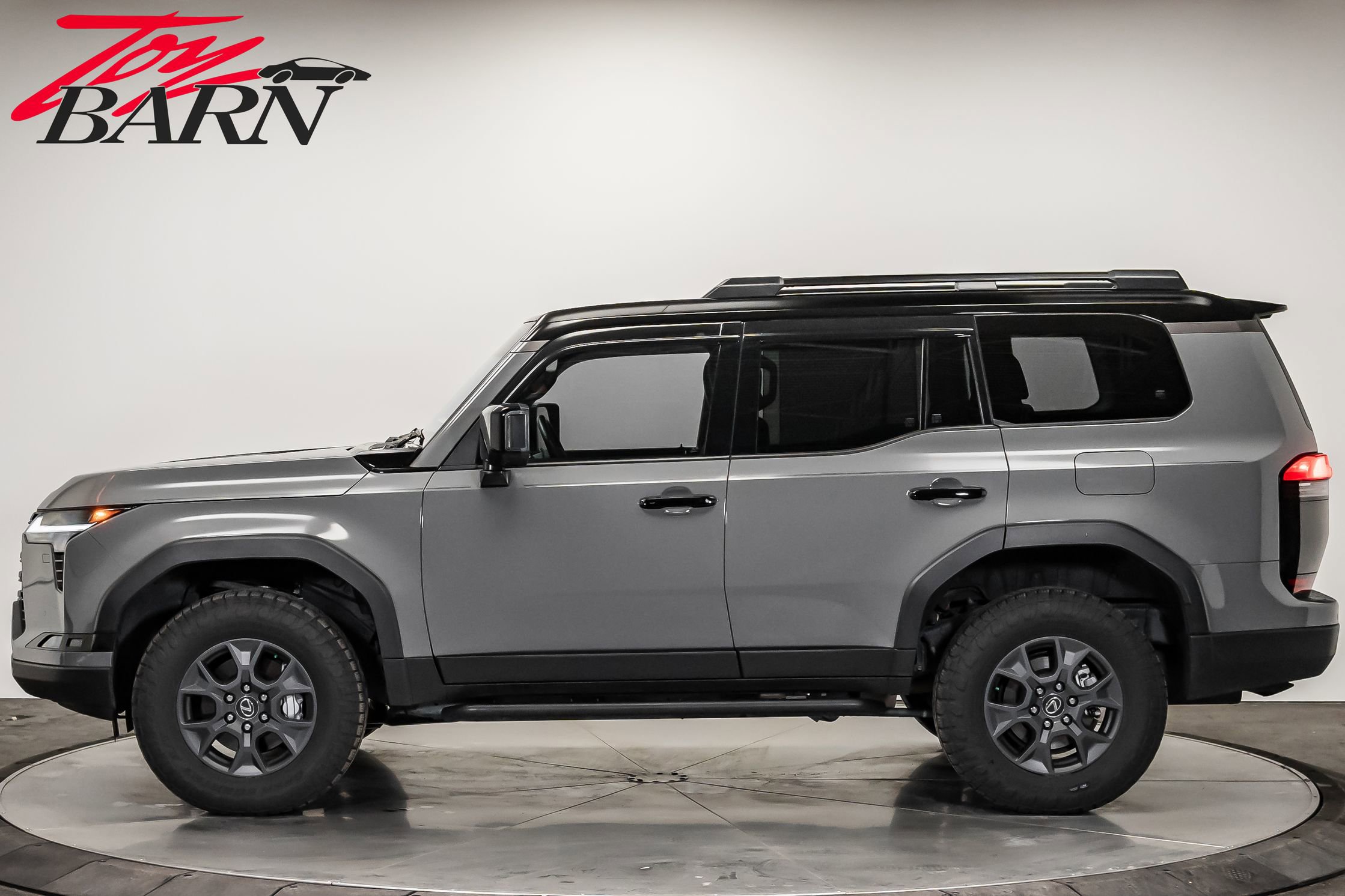 Used 2024 Lexus GX 550 image 2