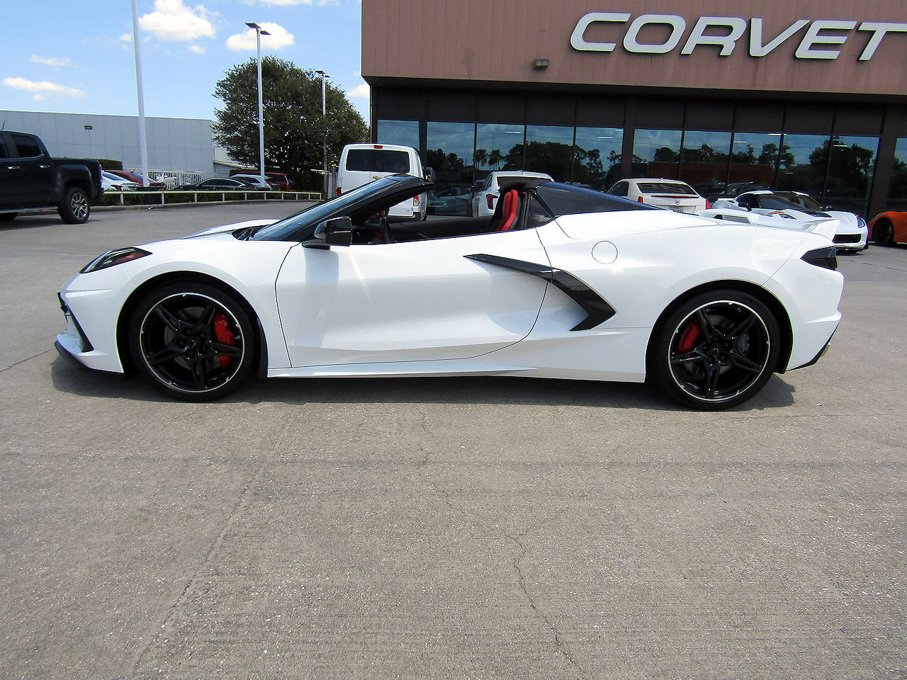 Used 2024 Chevrolet Corvette Stingray Preferred Conv w/ Z51 Performance Package RWD image 8
