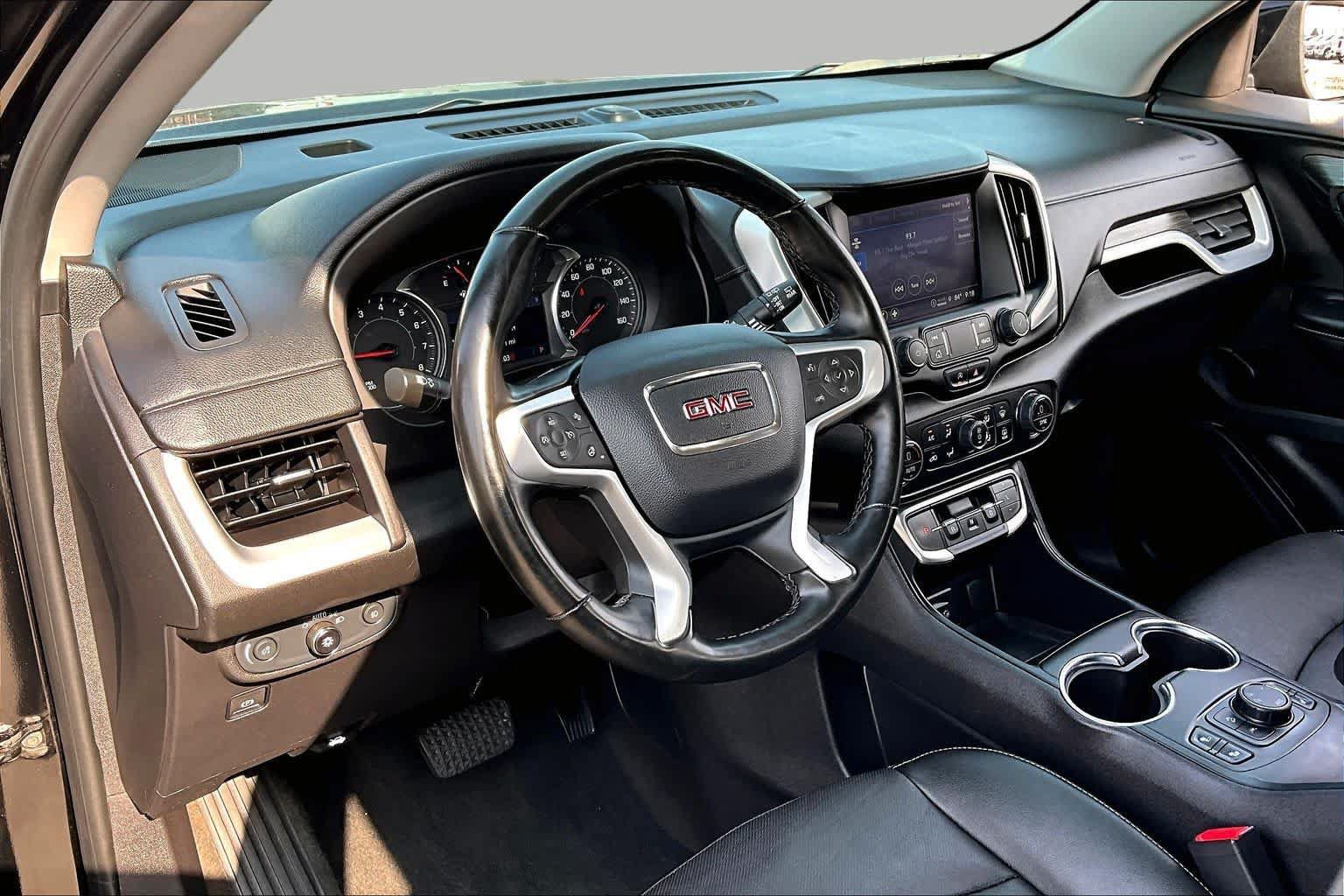 Used 2024 GMC Terrain SLT AWD/4WD image 18