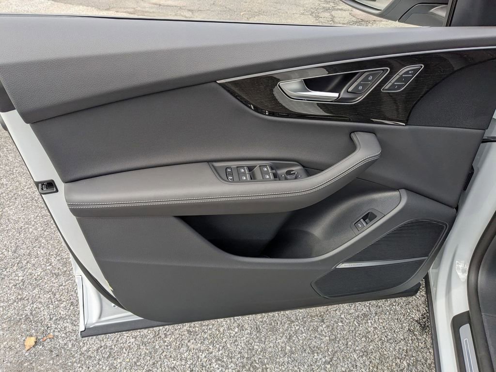 New 2026 Audi Q8 Premium Plus AWD/4WD image 7