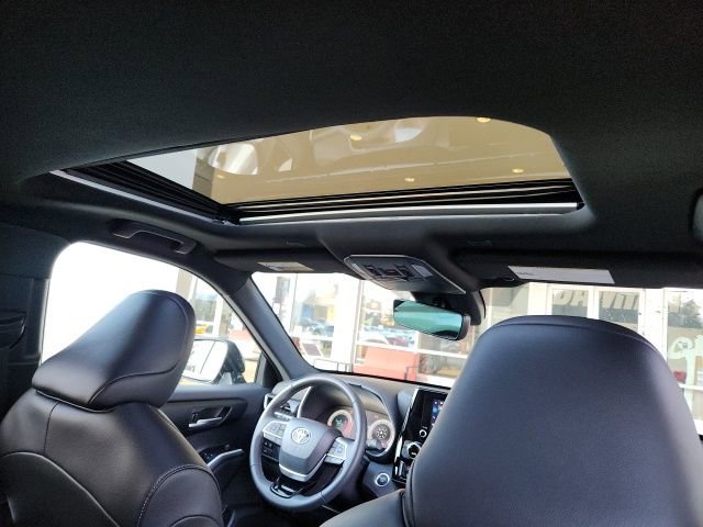 Used 2025 Toyota Highlander XSE image 27