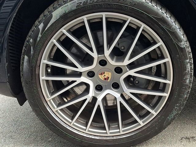 Certified 2023 Porsche Cayenne S Platinum image 15