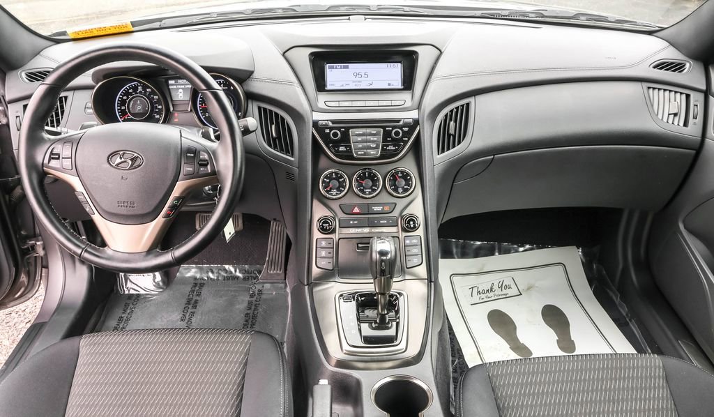 Used 2013 Hyundai Genesis 2.0T image 27