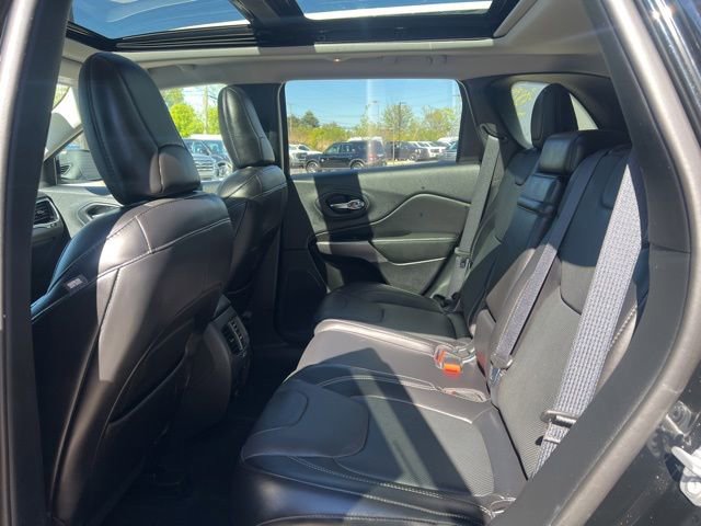 Used 2019 Jeep Cherokee Overland AWD/4WD image 15