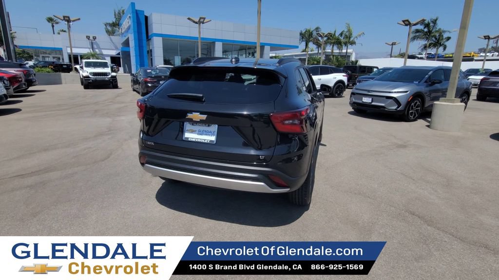 Certified 2025 Chevrolet Trax LT FWD image 7