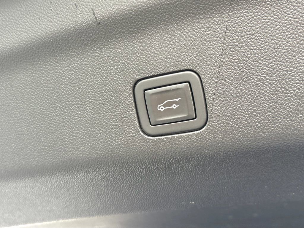 Used 2024 Chevrolet Tahoe LT RWD image 29