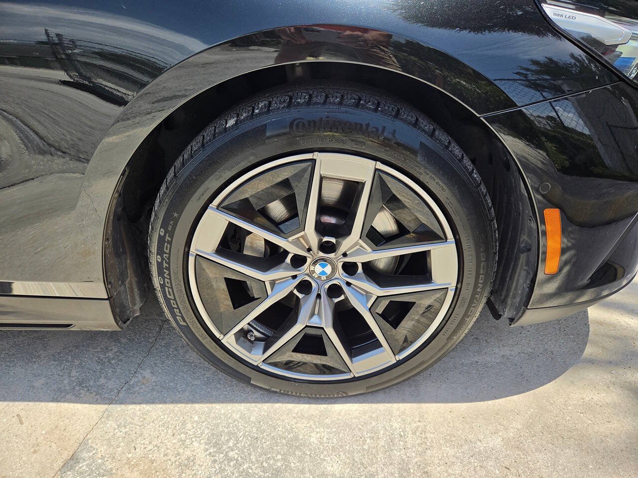 Used 2026 BMW 530i xDrive AWD/4WD image 14