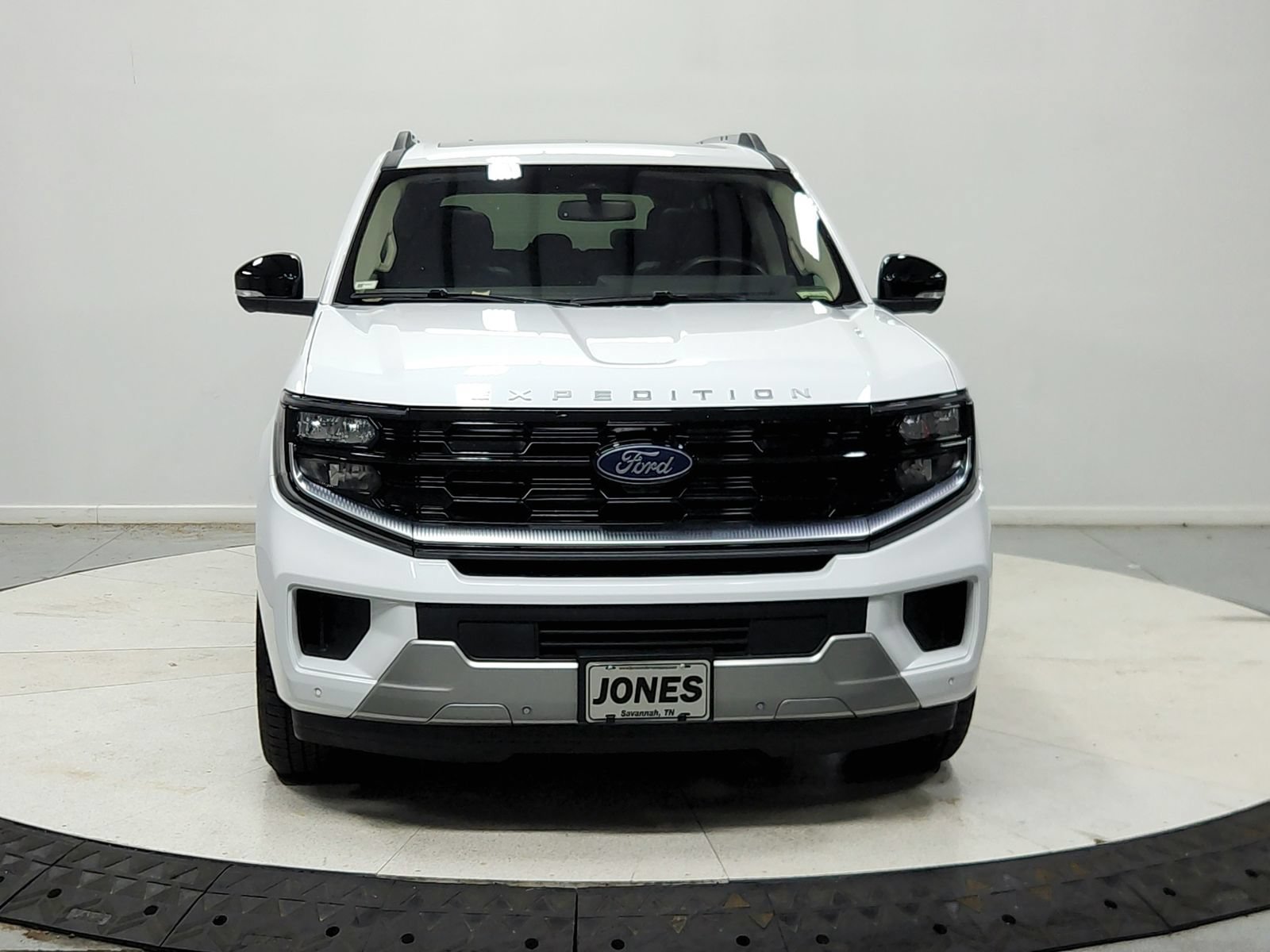 Used 2025 Ford Expedition Platinum AWD/4WD image 3