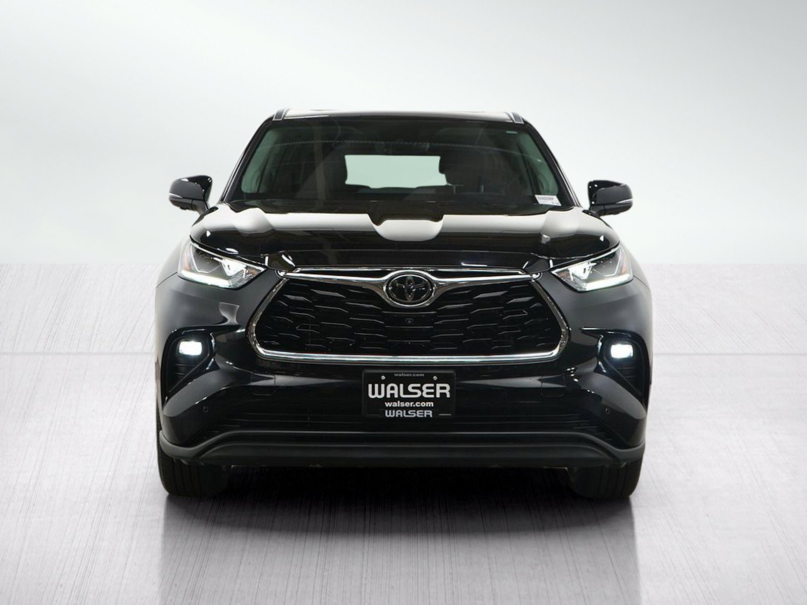 Used 2024 Toyota Highlander Limited AWD/4WD image 11