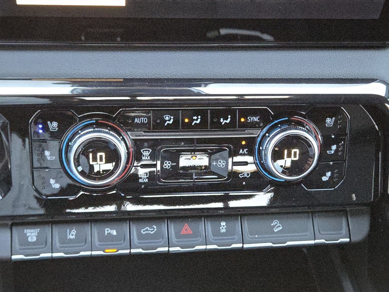 New 2026 GMC Sierra 2500 AT4 w/ AT4 Premium Plus Package image 39