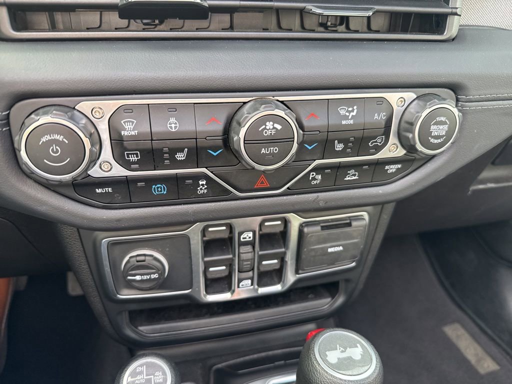 Certified 2025 Jeep Wrangler Unlimited Sahara w/ Safety Group image 25