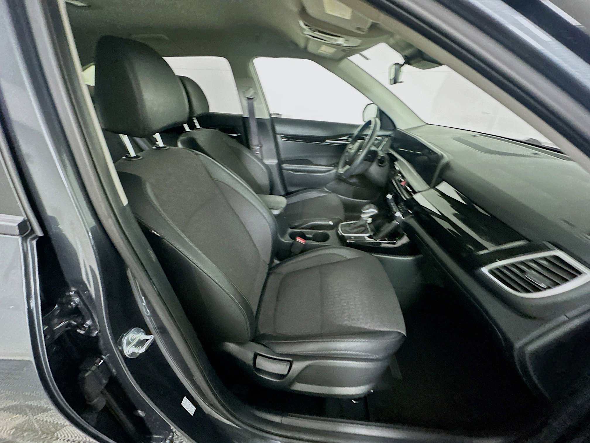 Used 2025 Kia Seltos S FWD image 30