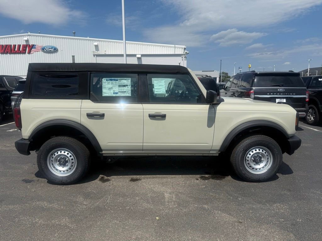 New 2025 Ford Bronco 4-Door AWD/4WD image 2