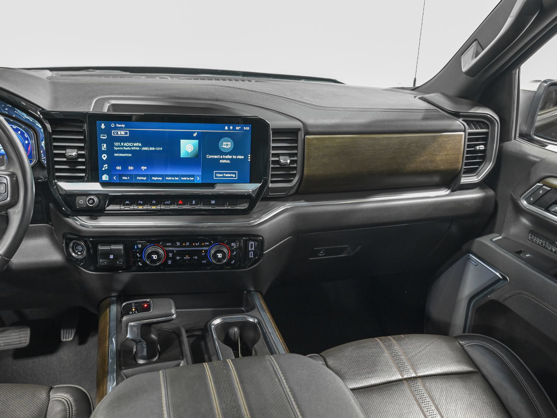 Used 2025 Chevrolet Silverado 1500 High Country w/ High Country Premium Package AWD/4WD image 30
