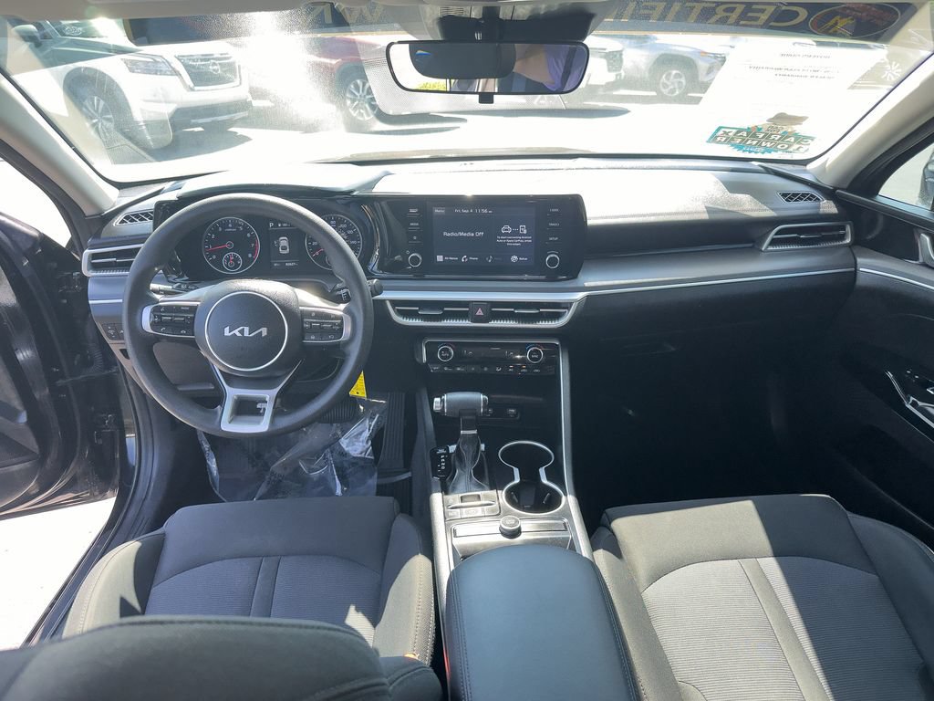 Used 2022 Kia K5 LX FWD image 17