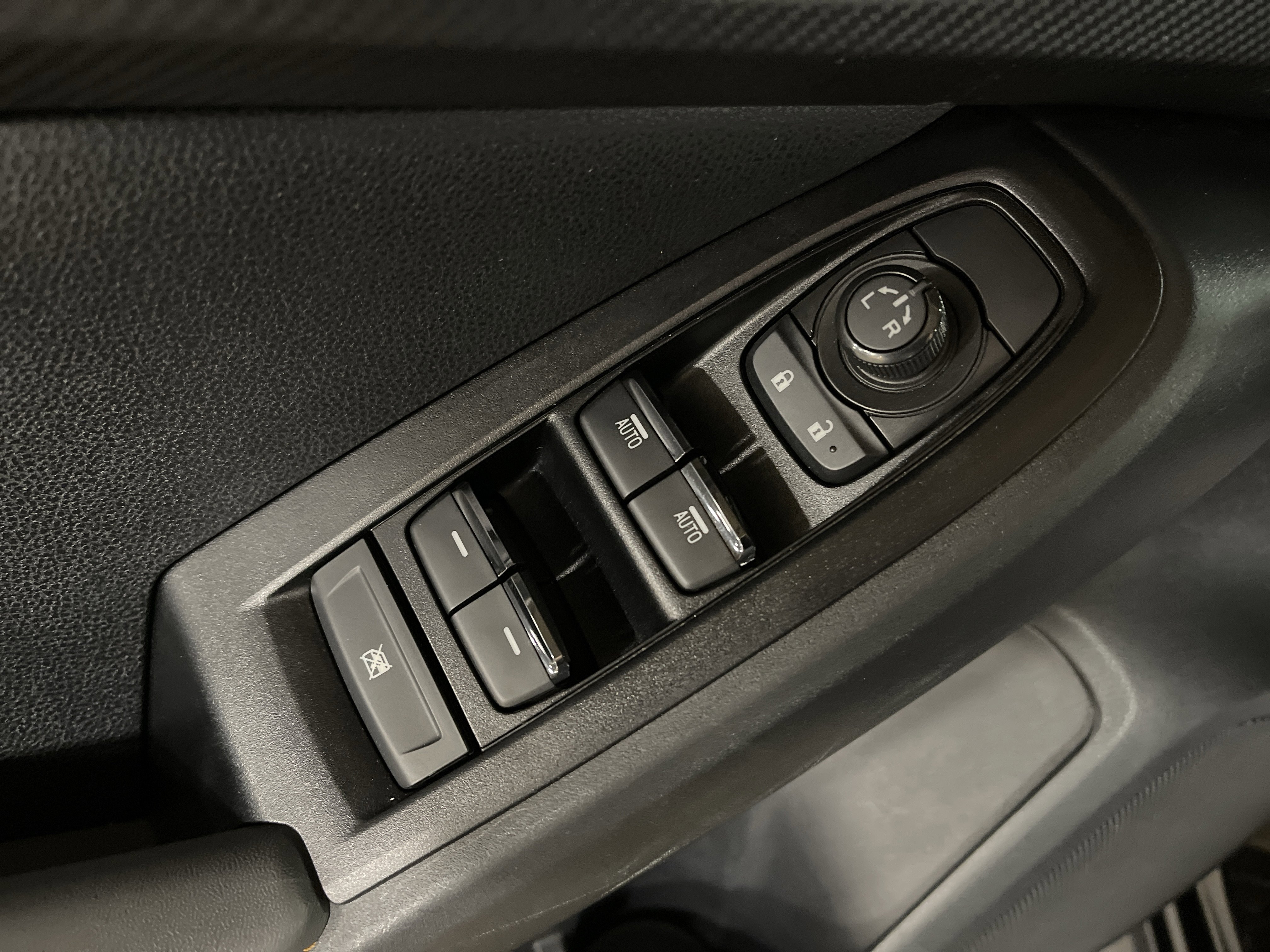 Used 2024 Subaru Crosstrek 2.5i Wilderness w/ Crosstrek Mirror Package image 9