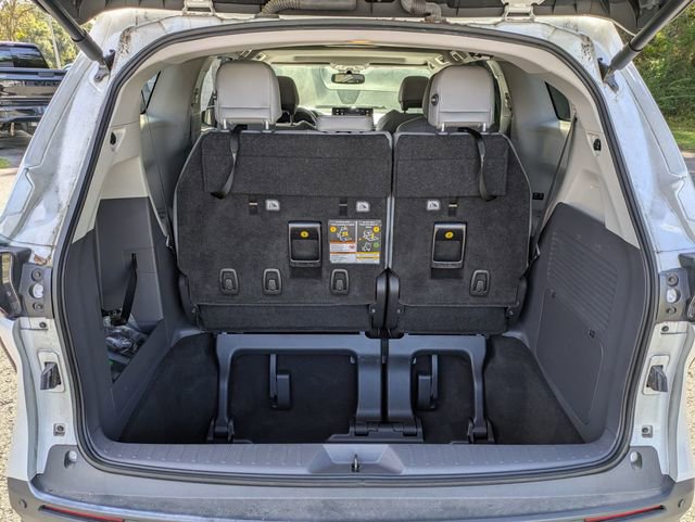 Used 2023 Toyota Sienna XLE image 27