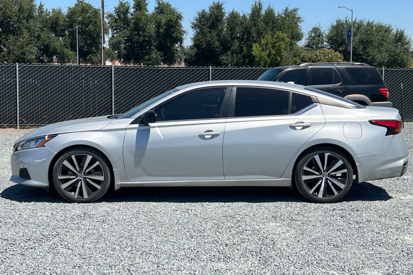 Used 2022 Nissan Altima 2.5 SR FWD image 6