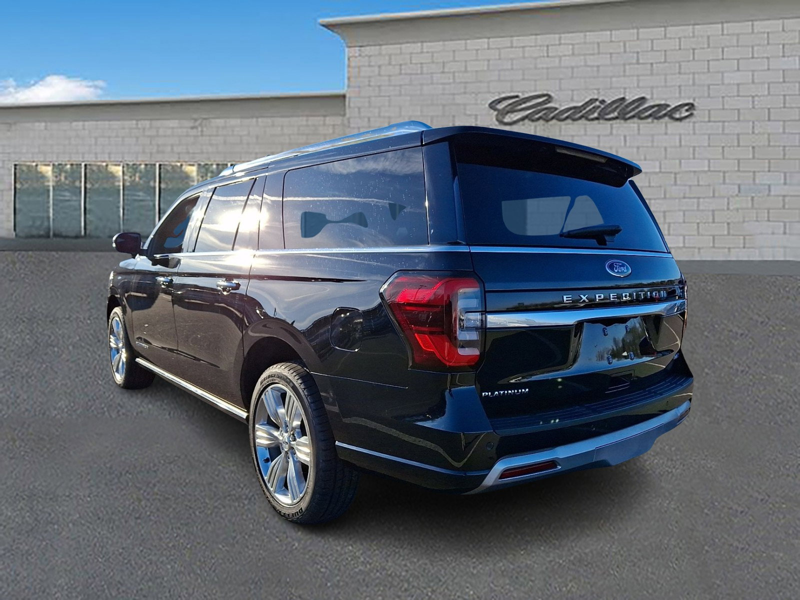 Used 2023 Ford Expedition Max Platinum image 2