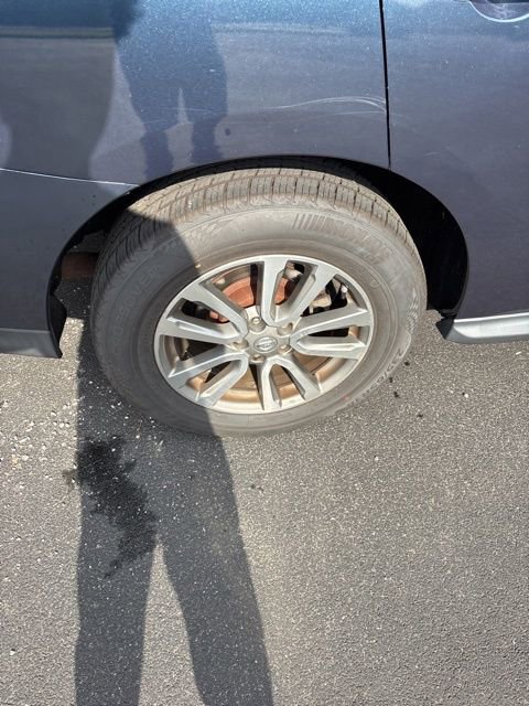 Used 2013 Nissan Pathfinder SV image 28