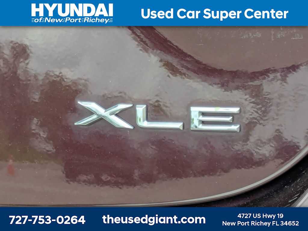 Used 2015 Toyota Avalon XLE Touring FWD image 12