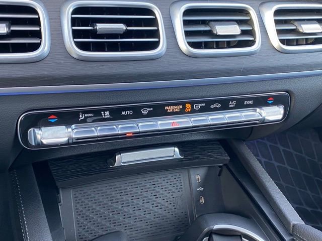 Used 2025 Mercedes-Benz GLS 580 4MATIC image 19